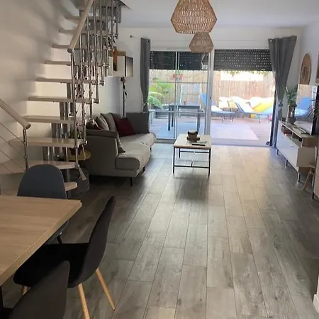 Holiday home Maison, Piscine Centreville 4 Hotes *